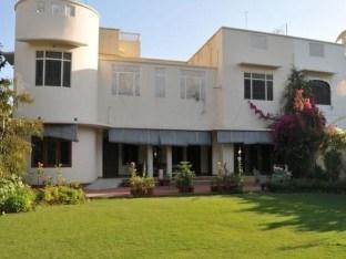 Hotel Jasvilas 3*
